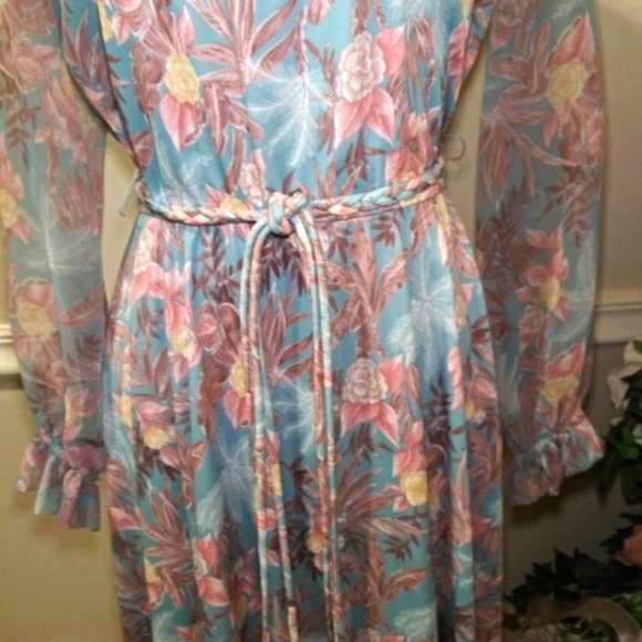 Vintage 1970's Lady Carol Blue Multi Tropical Floral, Sheer Sleeved Midi Dress - Picture 3 of 8